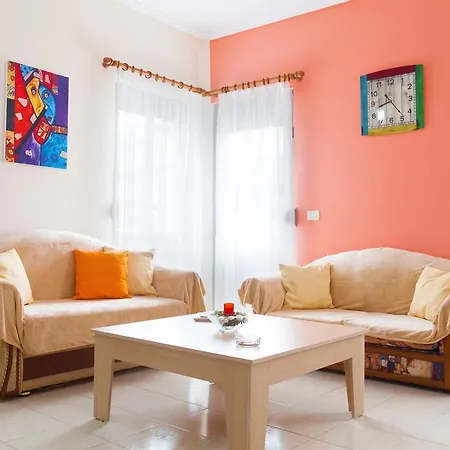 Work-friendly Apartments, Apartament Saranda