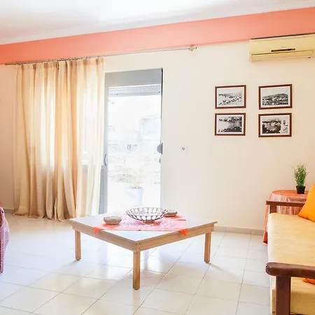 Work-friendly Apartments, Apartament *