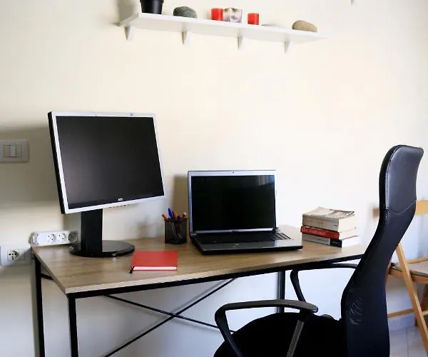 Work-friendly Apartments, Apartamento