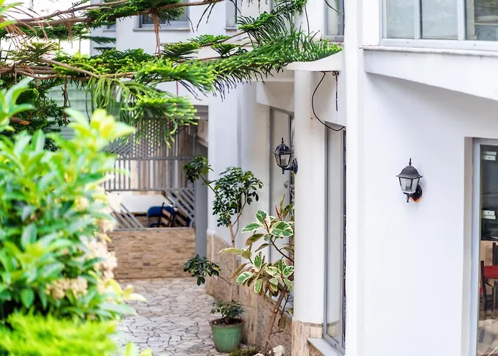 Work-friendly Apartments, *